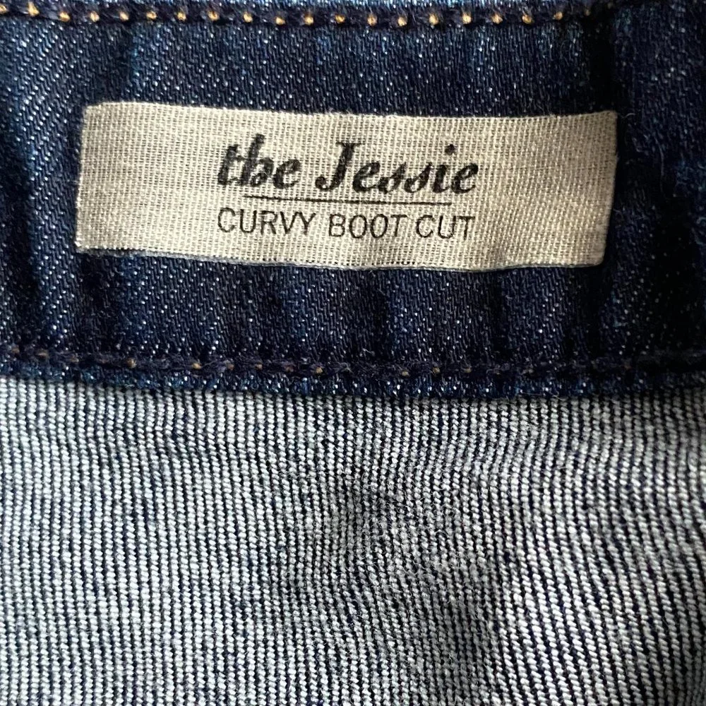 Like New AG Adriano Goldschmied Jessie Curvy Bootcut - Picture 8 of 8
